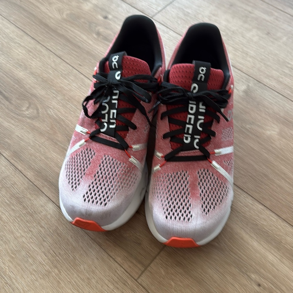 On cloudsurfer running shoes